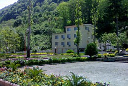 هتل فجر ( آبشار ) لاهیجان