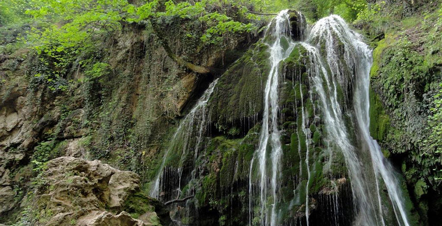 جاذبه های دیدنی و طبیعی آبشار های کبودوال در گلستان