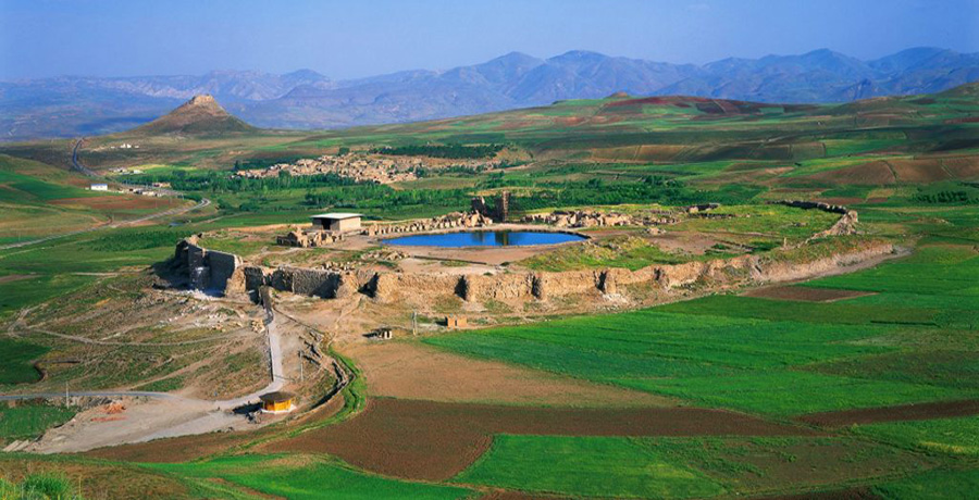 تصویری از سایت باستانی تخت سلیمان در فهرست آثار جهانی یونسکو