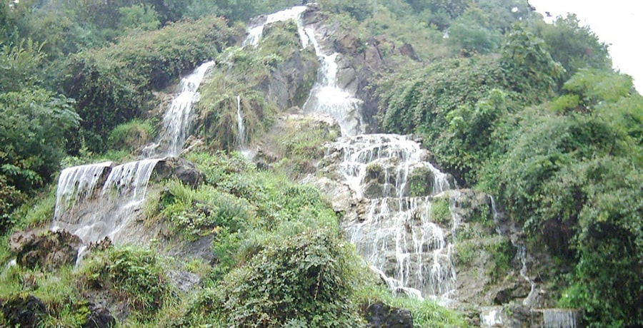 تصویری از آبشار شیطان کوه در شمال