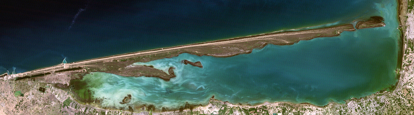 جزیره آشوراده در دریای خزر